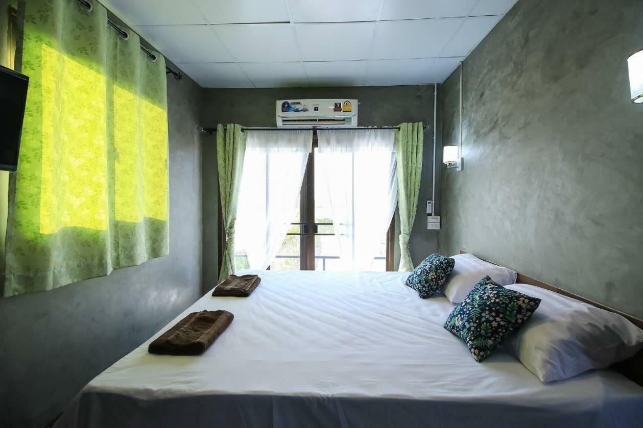 Falik Farm Stay Phra Nakhon Si Ayutthaya Exteriör bild