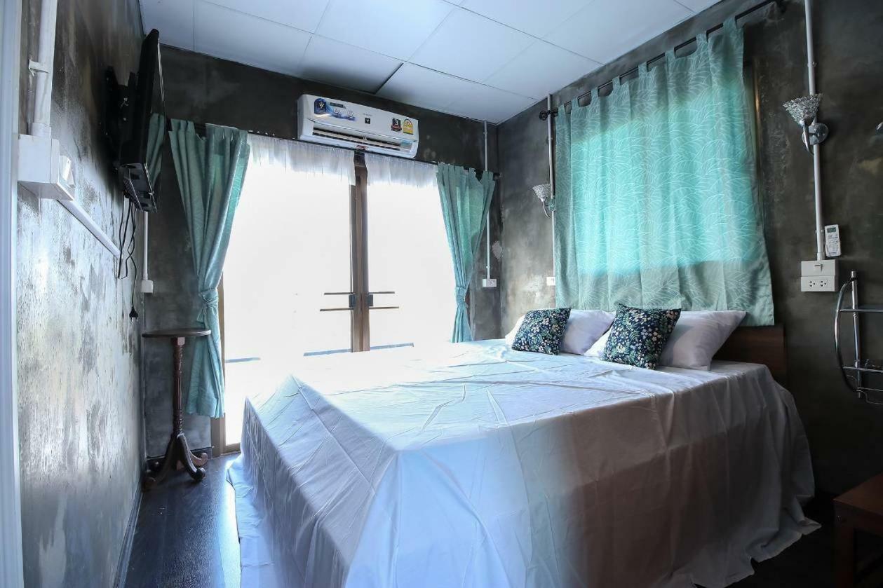 Falik Farm Stay Phra Nakhon Si Ayutthaya Exteriör bild